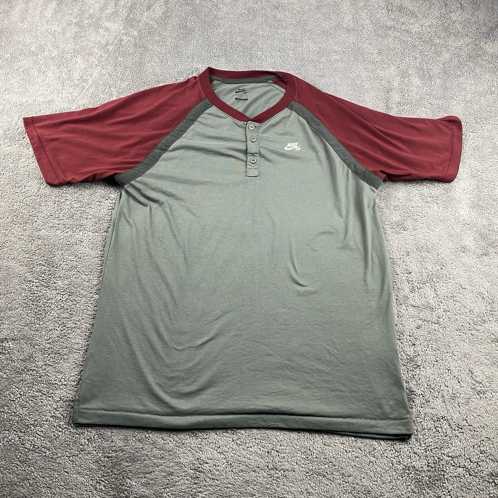 Nike SB Dri-Fit Henley Shirt Mens Large Gray Red Short Sleeve Single Stich